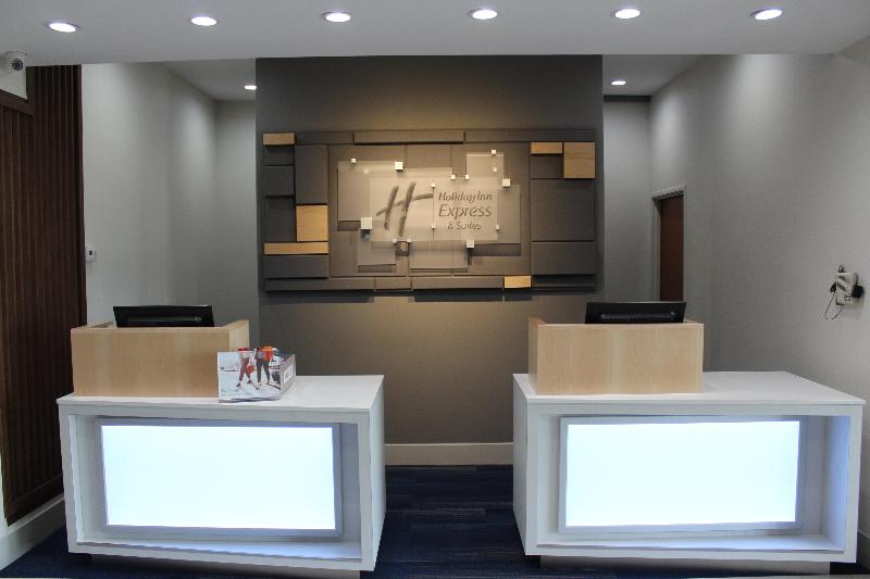 Holiday Inn Express Hotel & Suites Mansfield, An Ihg