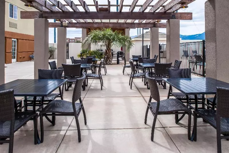 هتل Holiday Inn Express Sierra Vista, An Ihg