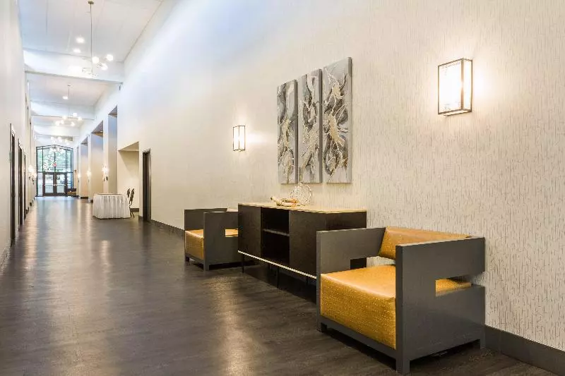 Отель Holiday Inn Roanoke Airport Conference Ctr, An Ihg