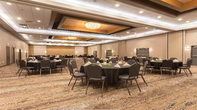 Отель Holiday Inn Roanoke Airport Conference Ctr, An Ihg
