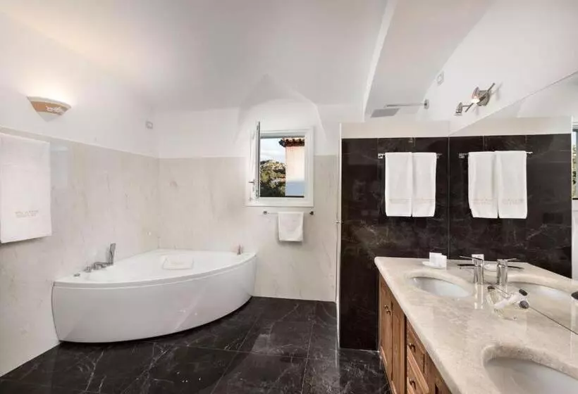 בית מלון כפרי La Rocca Resort & Spa