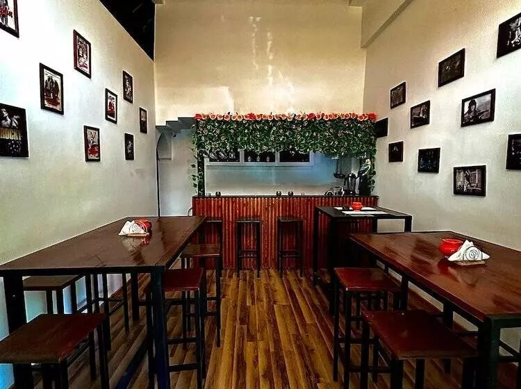 ホテル Les Trois Palmiers