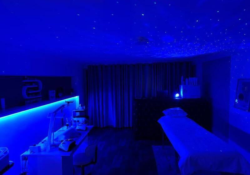 هتل Les Trois Palmiers