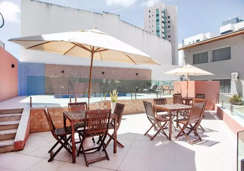 Отель Oyo Alto Da Praia