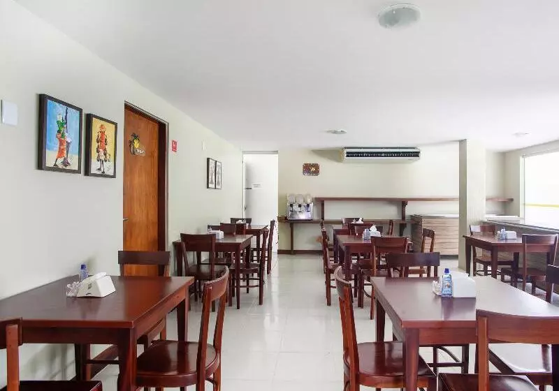 Отель Oyo Alto Da Praia