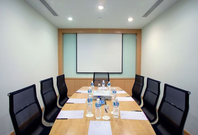 هتل Parkroyal Serviced Suites Kuala Lumpur