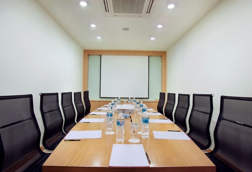 هتل Parkroyal Serviced Suites Kuala Lumpur