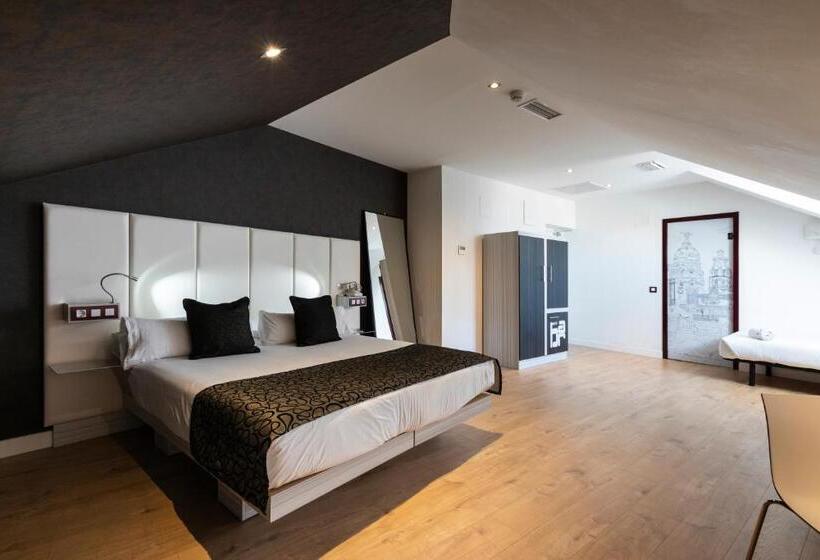 هتل Petit Palace Santa Barbara