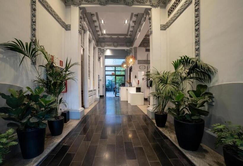 هتل Petit Palace Santa Barbara