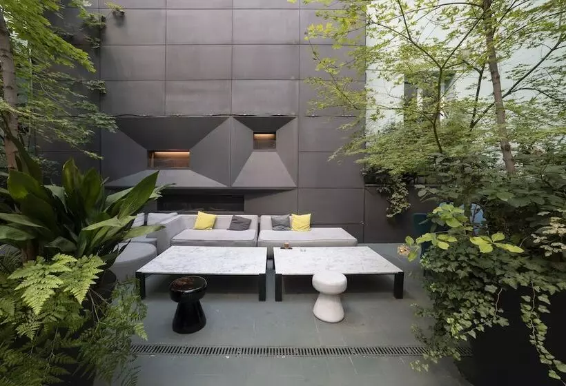 هتل Petit Palace Santa Barbara