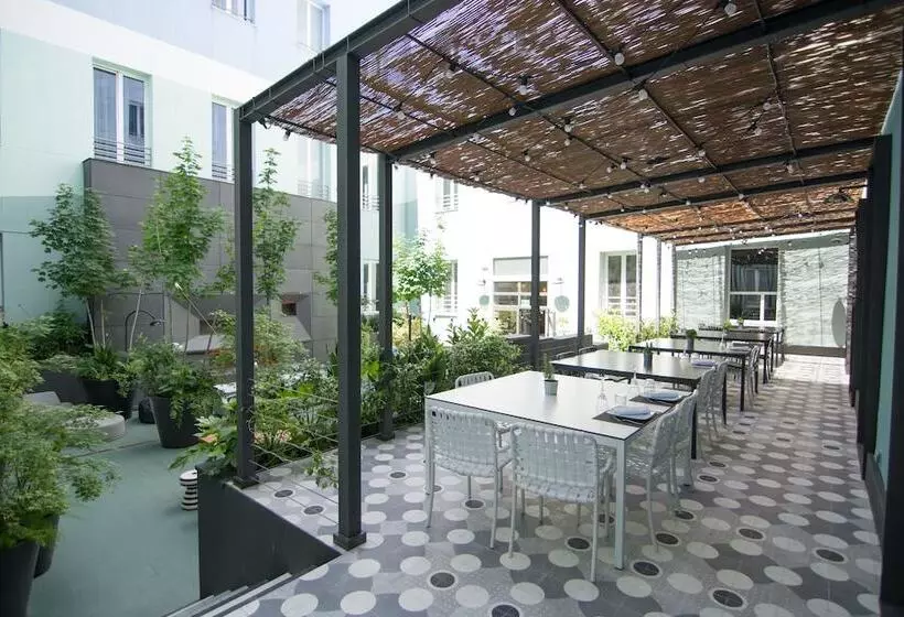 هتل Petit Palace Santa Barbara