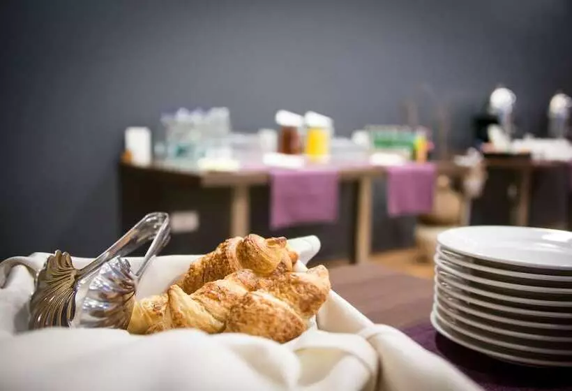 فندق Ramada By Wyndham Oradea