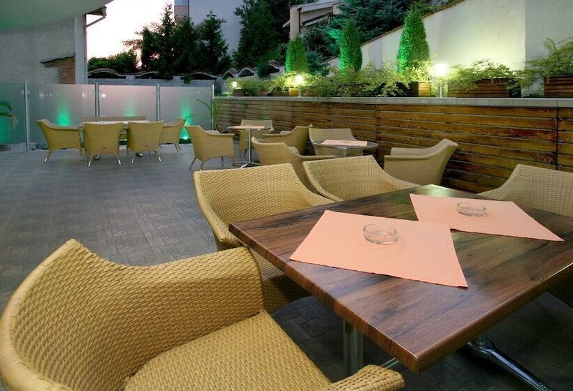 酒店 Riverside Family