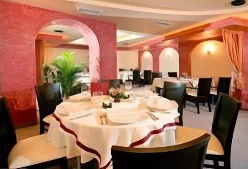 호텔 Riverside Family