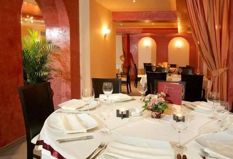 호텔 Riverside Family