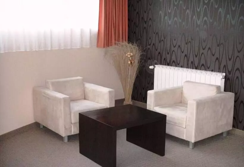 호텔 Riverside Family