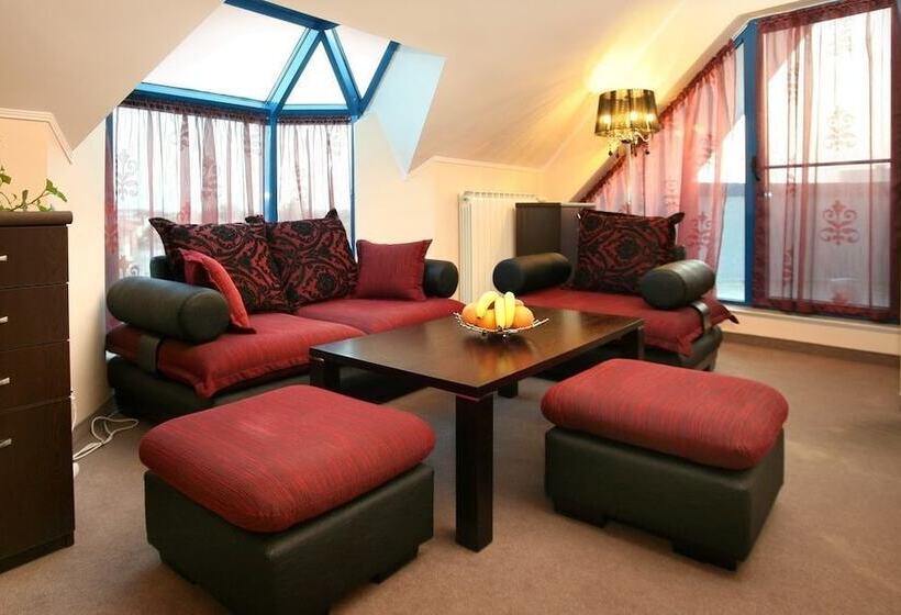 酒店 Riverside Family