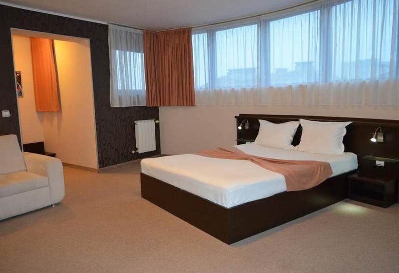 酒店 Riverside Family