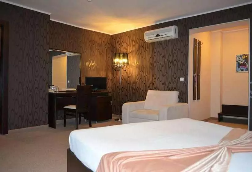 호텔 Riverside Family