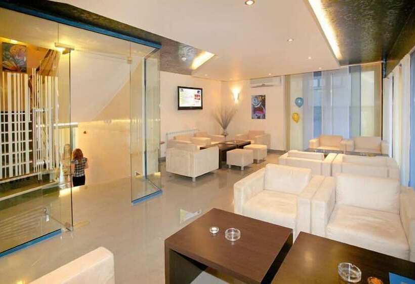 酒店 Riverside Family