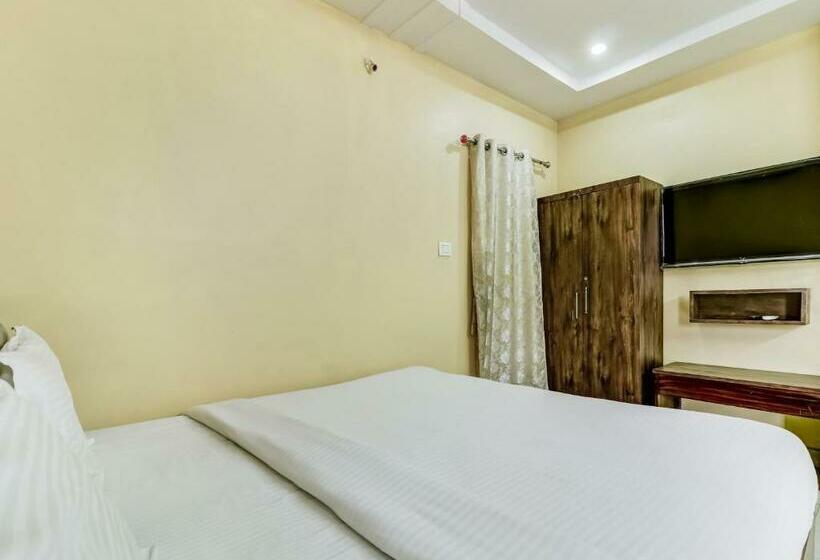 בית מלון כפרי Oyo 82567  Swagath Grand