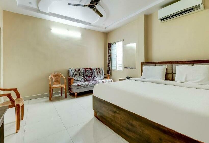 בית מלון כפרי Oyo 82567  Swagath Grand