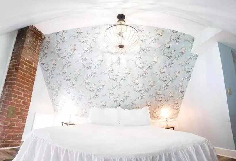 Aamiaismajoitus (B&B) The Victorian On Main