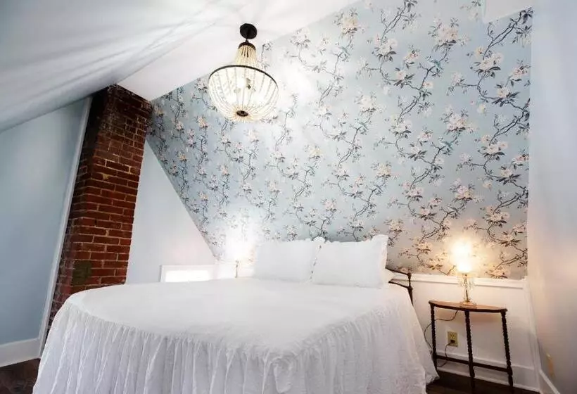 Aamiaismajoitus (B&B) The Victorian On Main