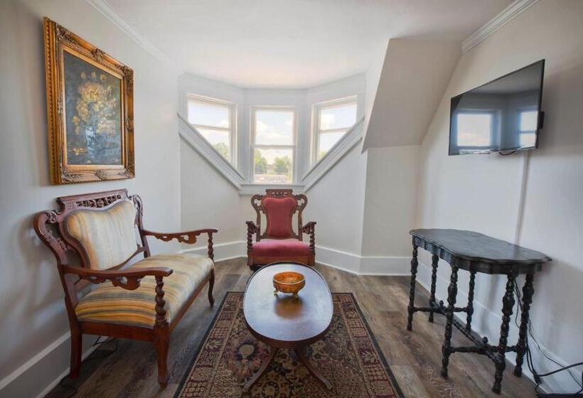 민박 The Victorian On Main