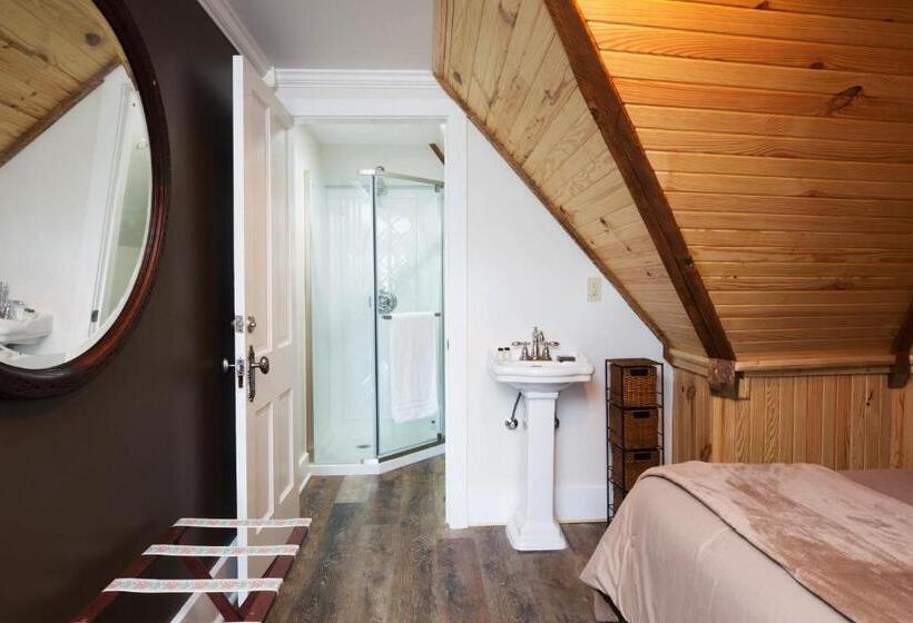 민박 The Victorian On Main