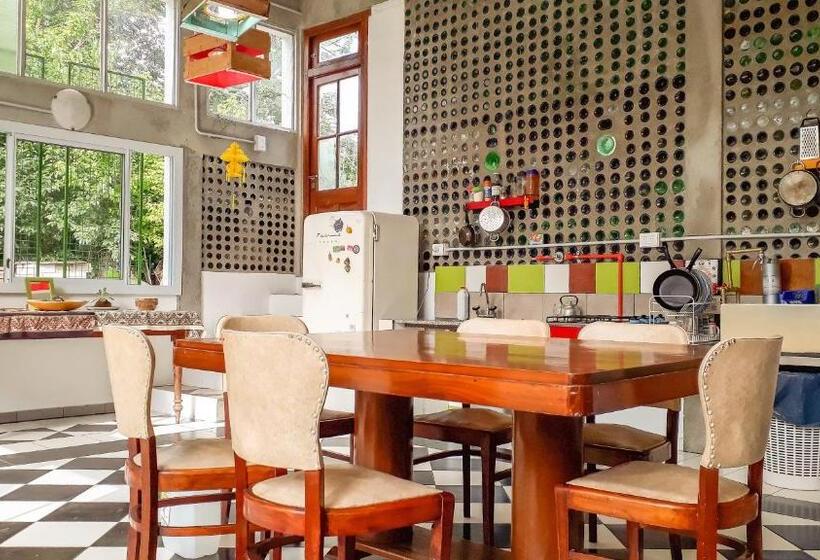 Hostel Casa De Artistas Multiespacio Tanti