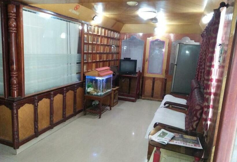 호텔 Al Salama Guest House Only For Indians