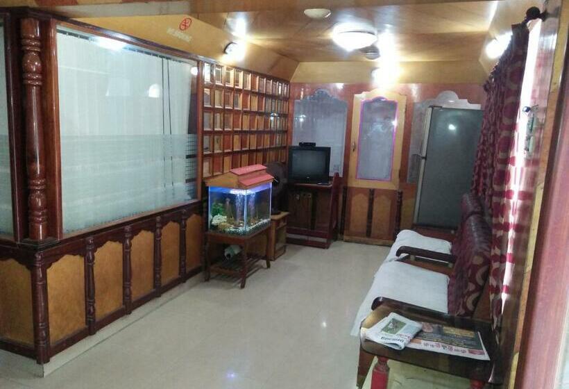 호텔 Al Salama Guest House Only For Indians