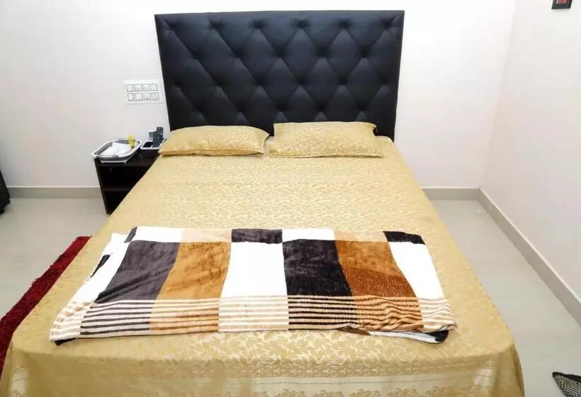 ホテル Kumaran Residency