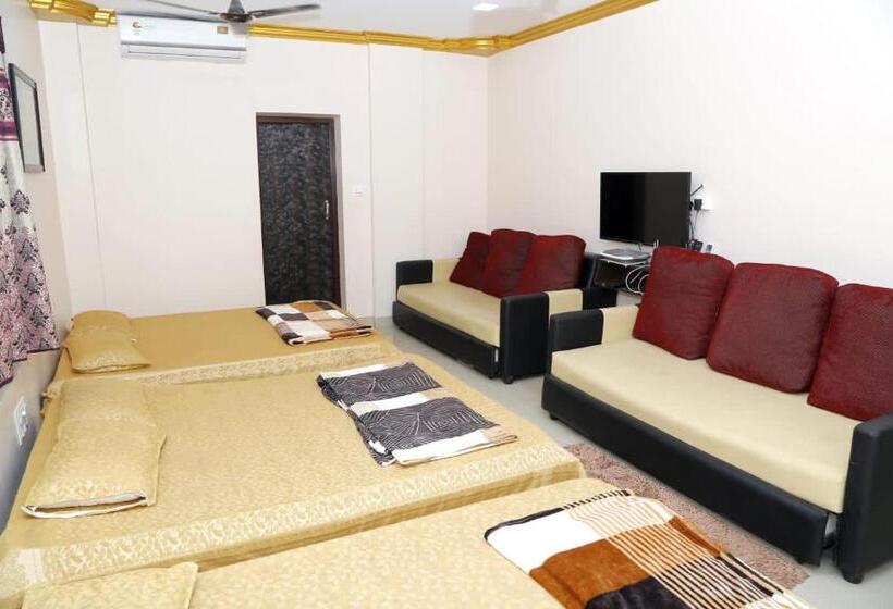فندق Kumaran Residency