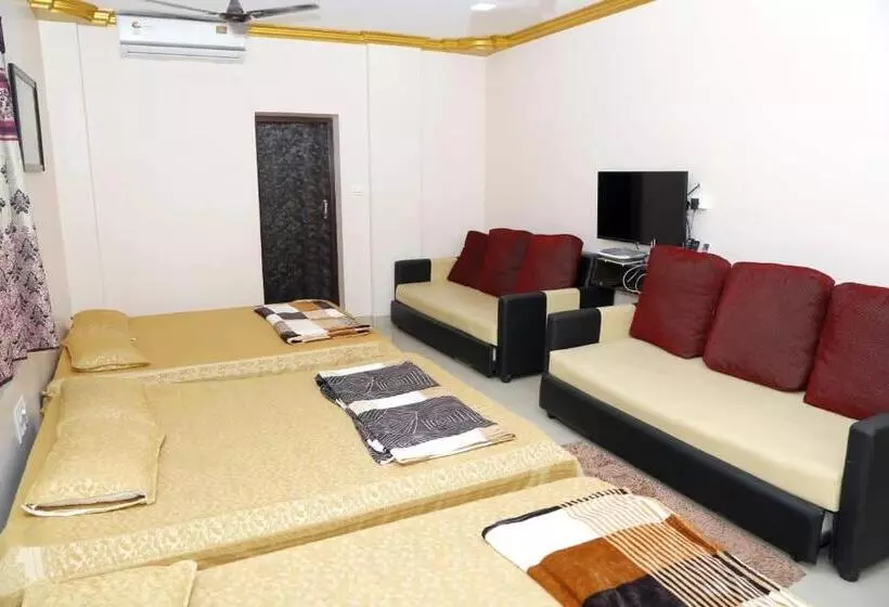ホテル Kumaran Residency