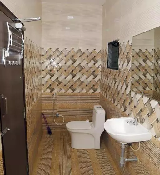 ホテル Kumaran Residency