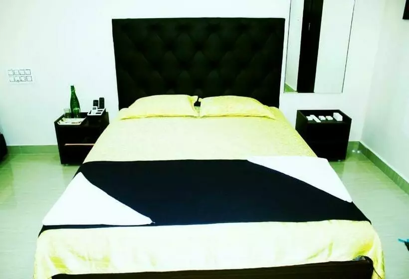 ホテル Kumaran Residency