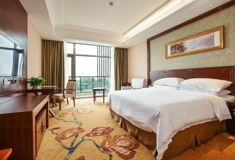 Vienna Hotel Suzhou Yangcheng Lake Huayi Movie World