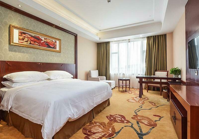 Vienna Hotel Suzhou Yangcheng Lake Huayi Movie World