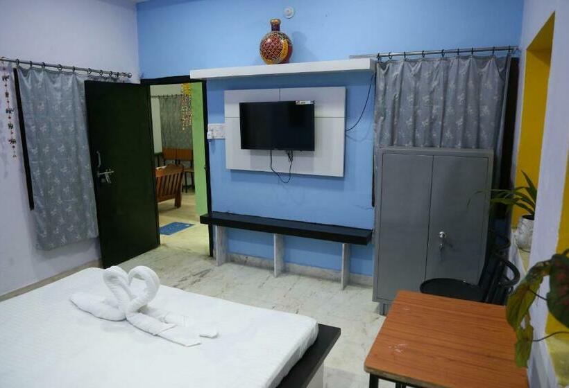 פנסיון Aura Midtown