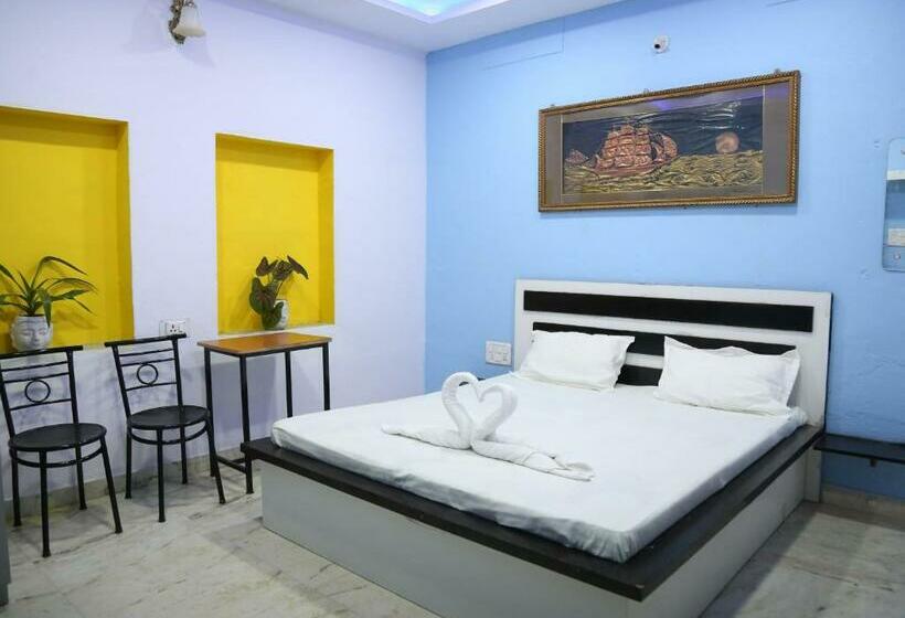 פנסיון Aura Midtown