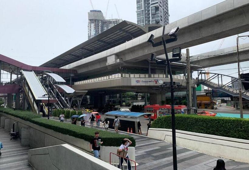 Hotel Capital O 411 Grandview Condo 15