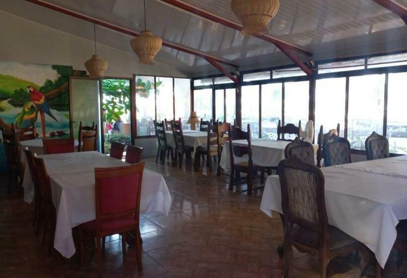 هتل La Cueva Limon