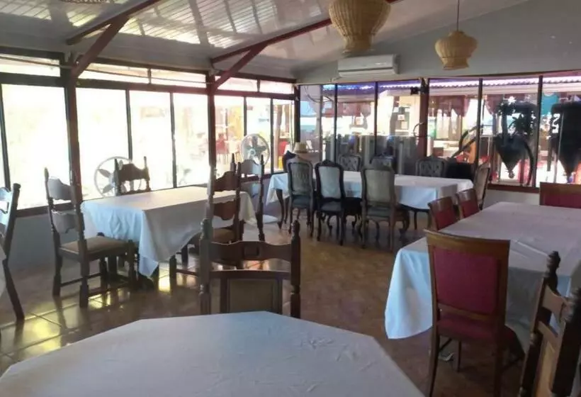 هتل La Cueva Limon