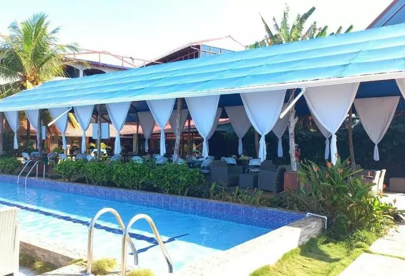 هتل La Cueva Limon