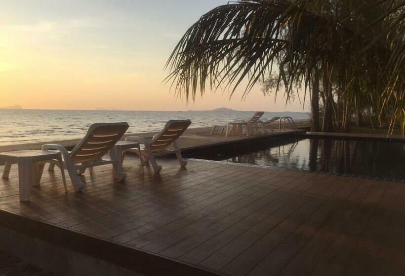 酒店 The Chevalley Beach Resort