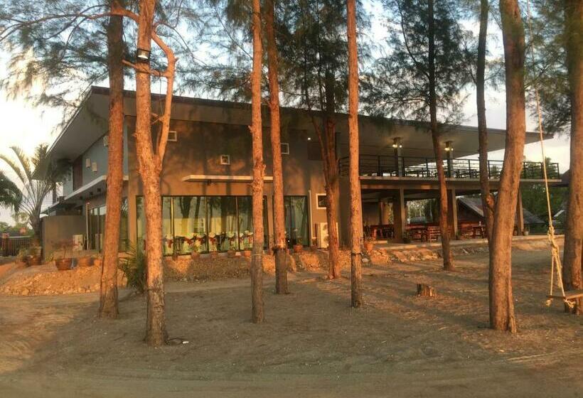 酒店 The Chevalley Beach Resort