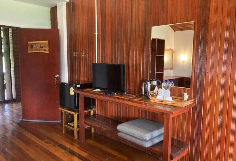 酒店 The Chevalley Beach Resort