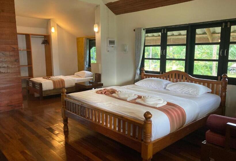 酒店 The Chevalley Beach Resort